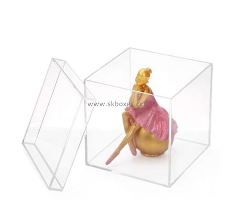 Custom plexiglass toys showcase BDC-2361