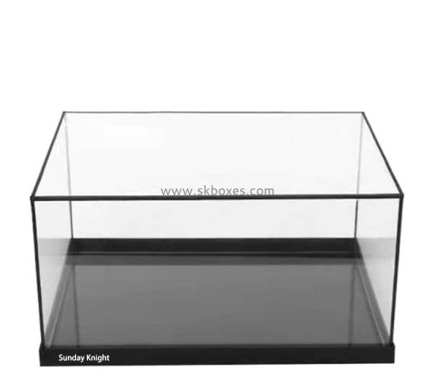 Custom wholesale acrylic 5 sided showcase with black base BDC-2423