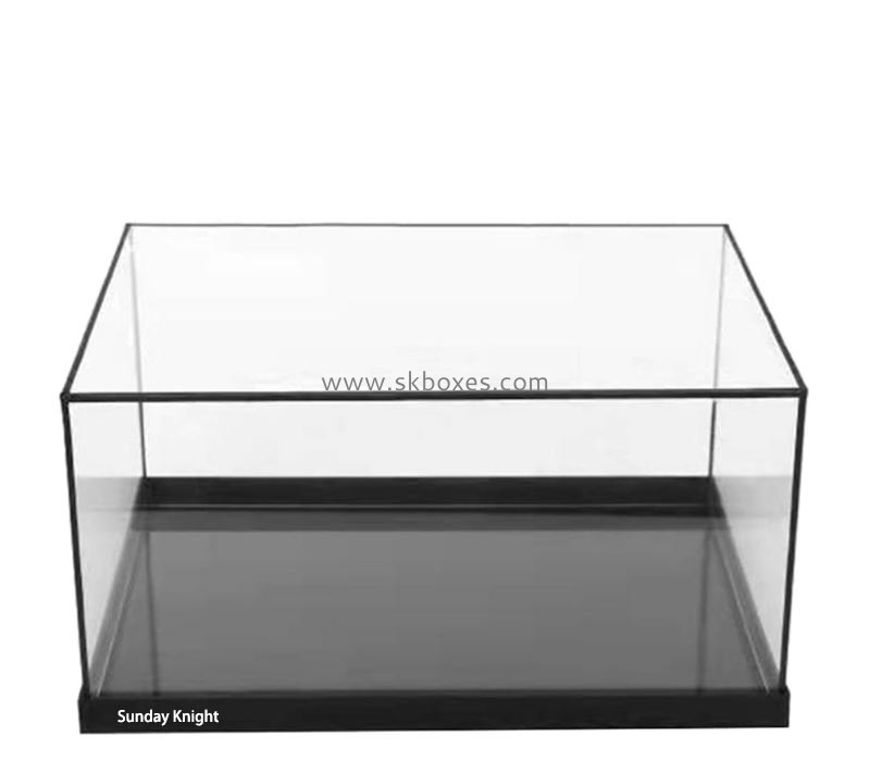 Custom wholesale acrylic 5 sided showcase with black base BDC-2423